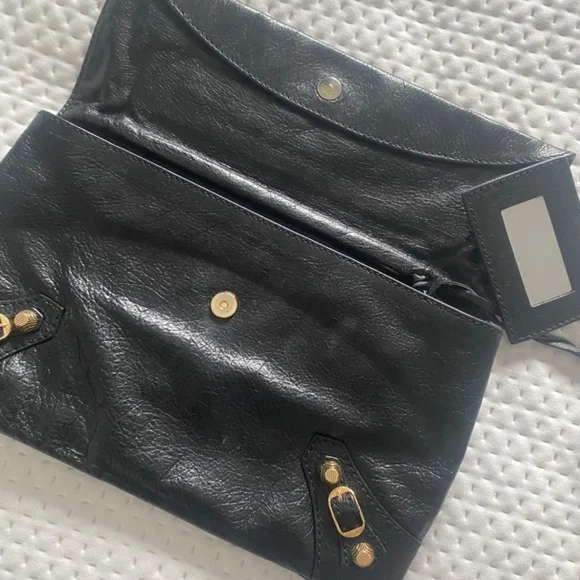 Balenciaga - Picture 2 of 4